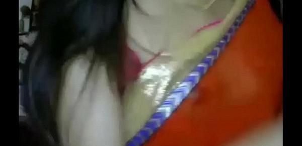  Girl showing boobs nipples in saree